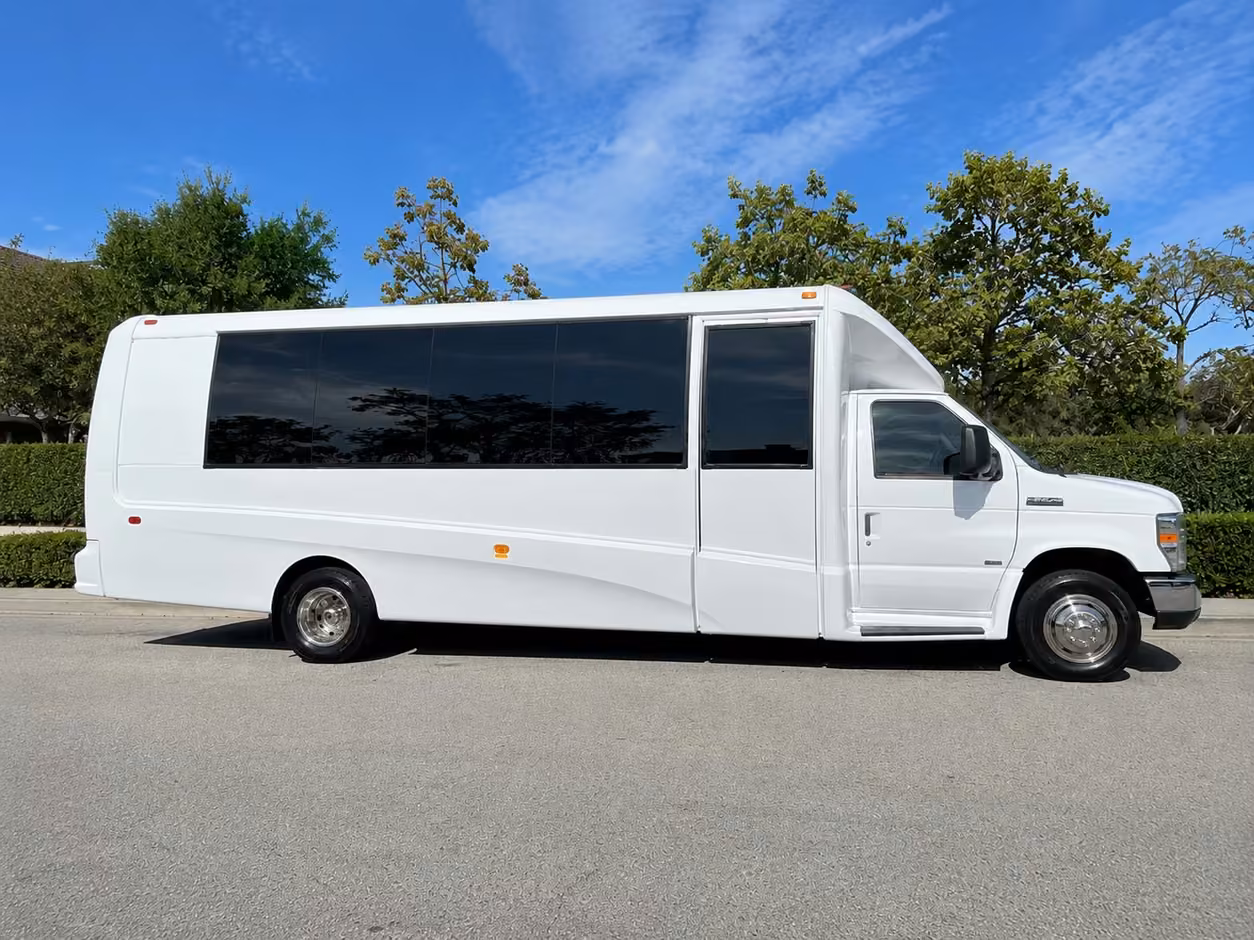 15 35 passenger minibus